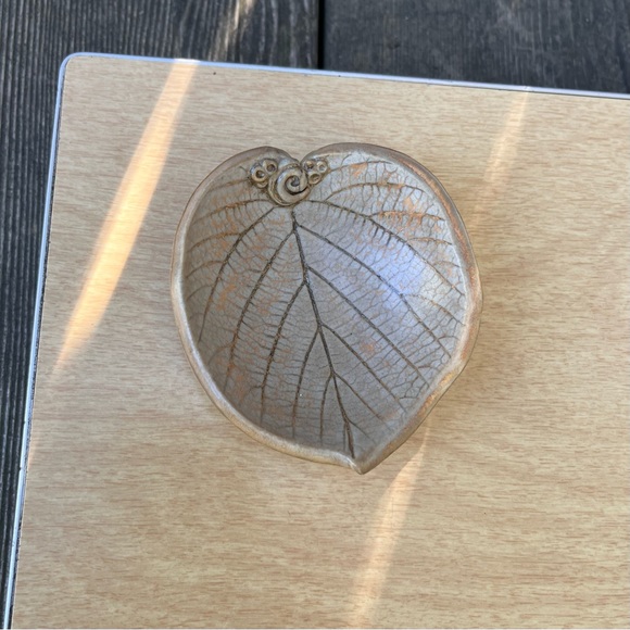 Handmade Ceramic Pressed Leaf Bowl Dish By Annette Trujillo - Picture 2 of 15